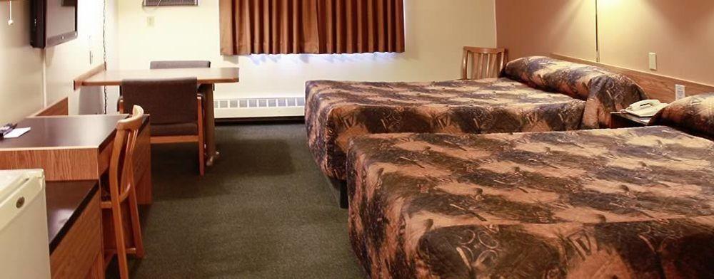 Woodland Inn Meadow Lake Exterior foto