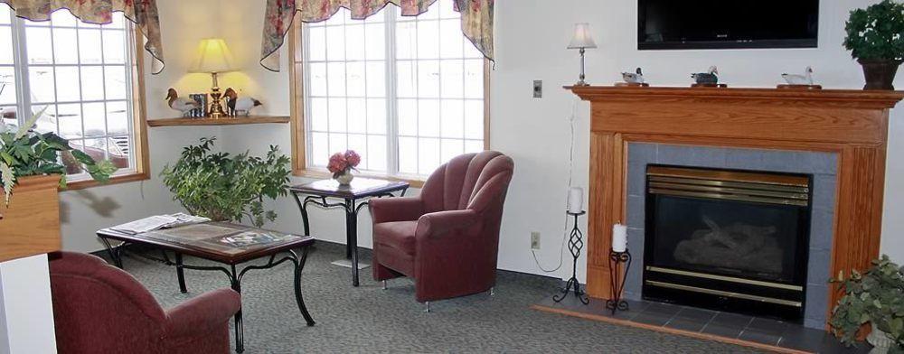 Woodland Inn Meadow Lake Exterior foto